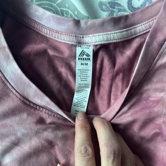 Set of 2 workout tops - Picture 2 of 4